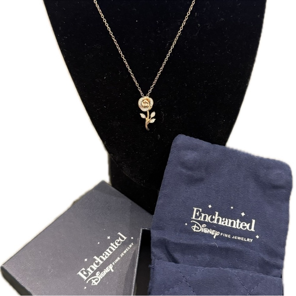 🌸ZALES ENCHANTED DISNEY BELLE 1/10 CT. T.W DIAMOND ROSE PENDANT IN 10K ROSE GOLD